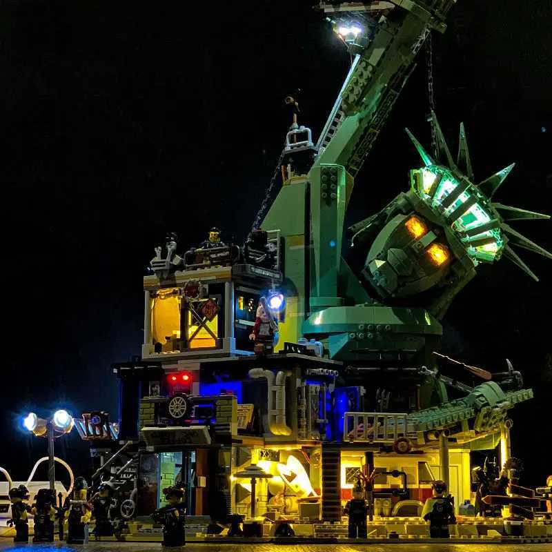 IN STOCK With Light Movie Model Welcome To Apocalypseburg Building Bricks Blocks Toys For Children Chrismas Gifts 70840 45014 L251104FAG0