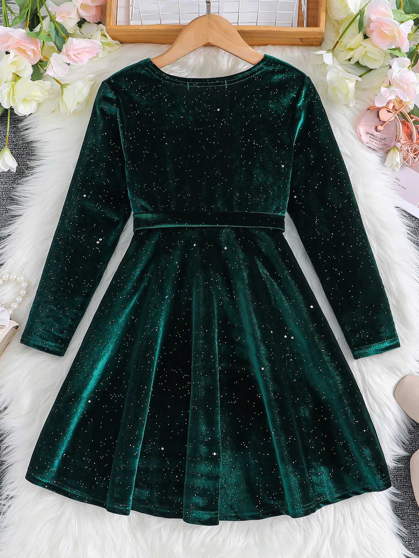 Autumn And Winter Girls Retro V-Neck Long-Sleeved Solid Color Sequined Birthday Party Dress With Belt C251104