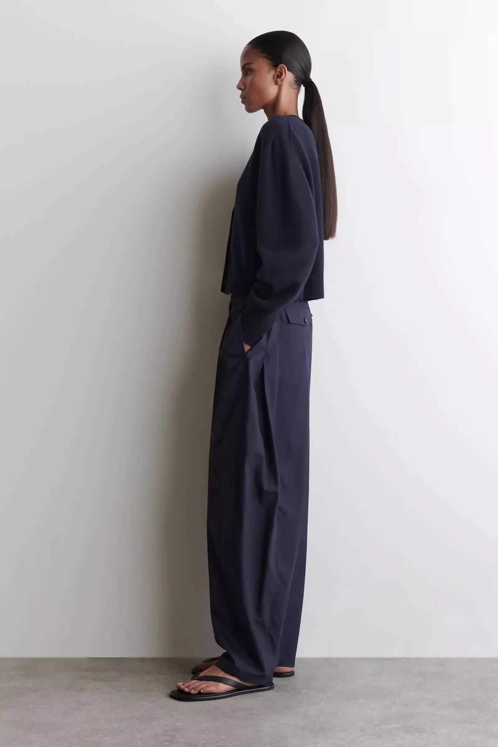 Ethereal MD 2025 cos autumn new style of Ladies casual and fashionable standard style blended navy blue knitted cardigan J251103