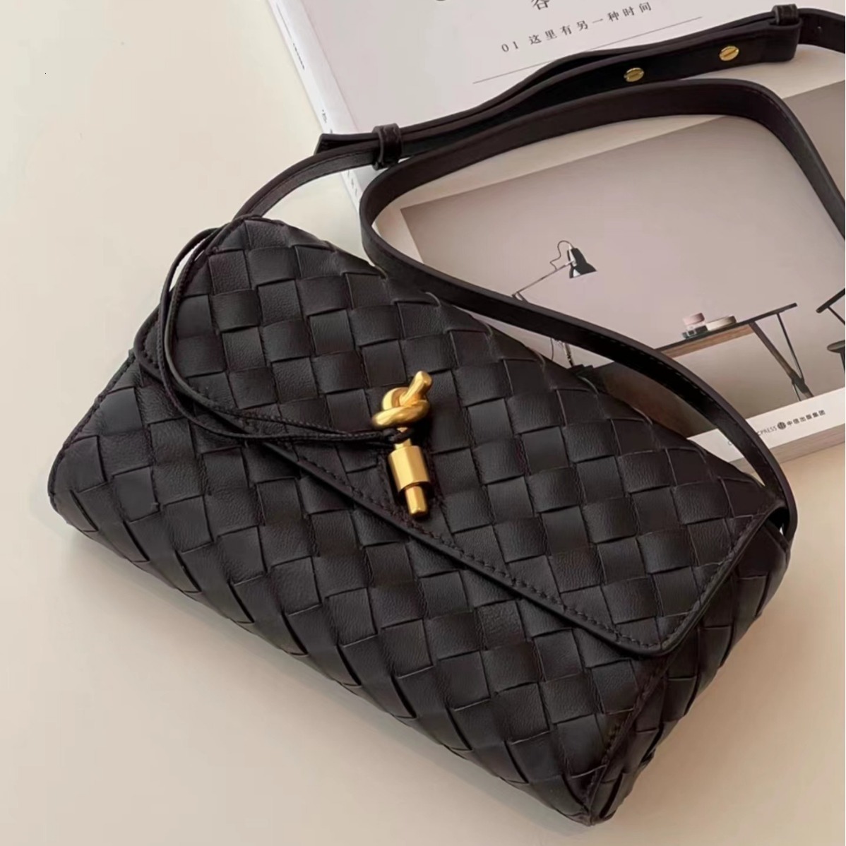 2025S New Model Designer Cowhide Braided Square Fashion All In One Mini One Shoulder Diagonal Cross Leather Purse For Women Mobile Phone Bag