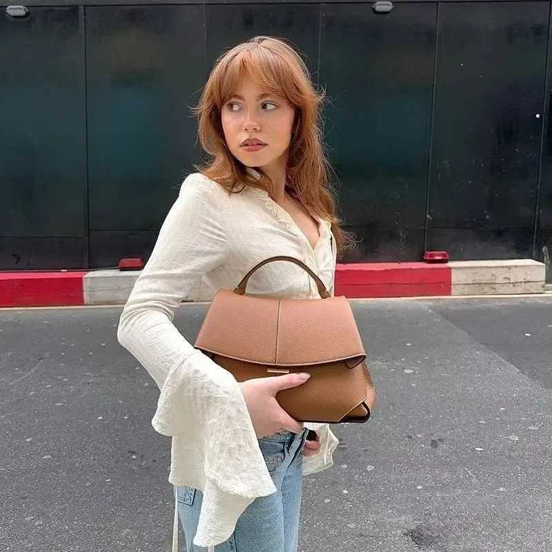 2025 Hot-selling model Popular fashion series 2024 new womens bag European and American fashion leather pleated womens handbag X251104
