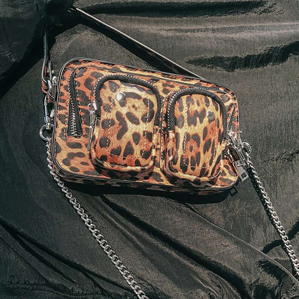 Punk Leopard Handbags Designer Chains Crossbody Bags For Women 2023 Serpentine Shoulder Bag Female Tote Clutch Purses New