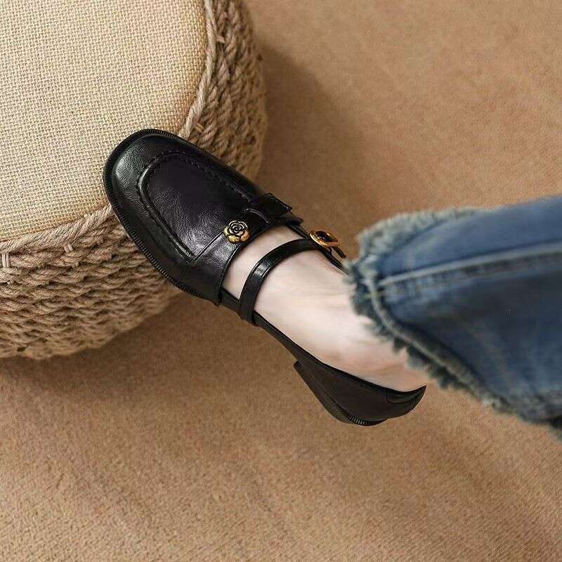 2025 New Commuter Mary Jane Single Shoes Designer Shoe Women's French Style Faux Leather with Chunky Heels Ankle Strap Camellia Wear-Resistant