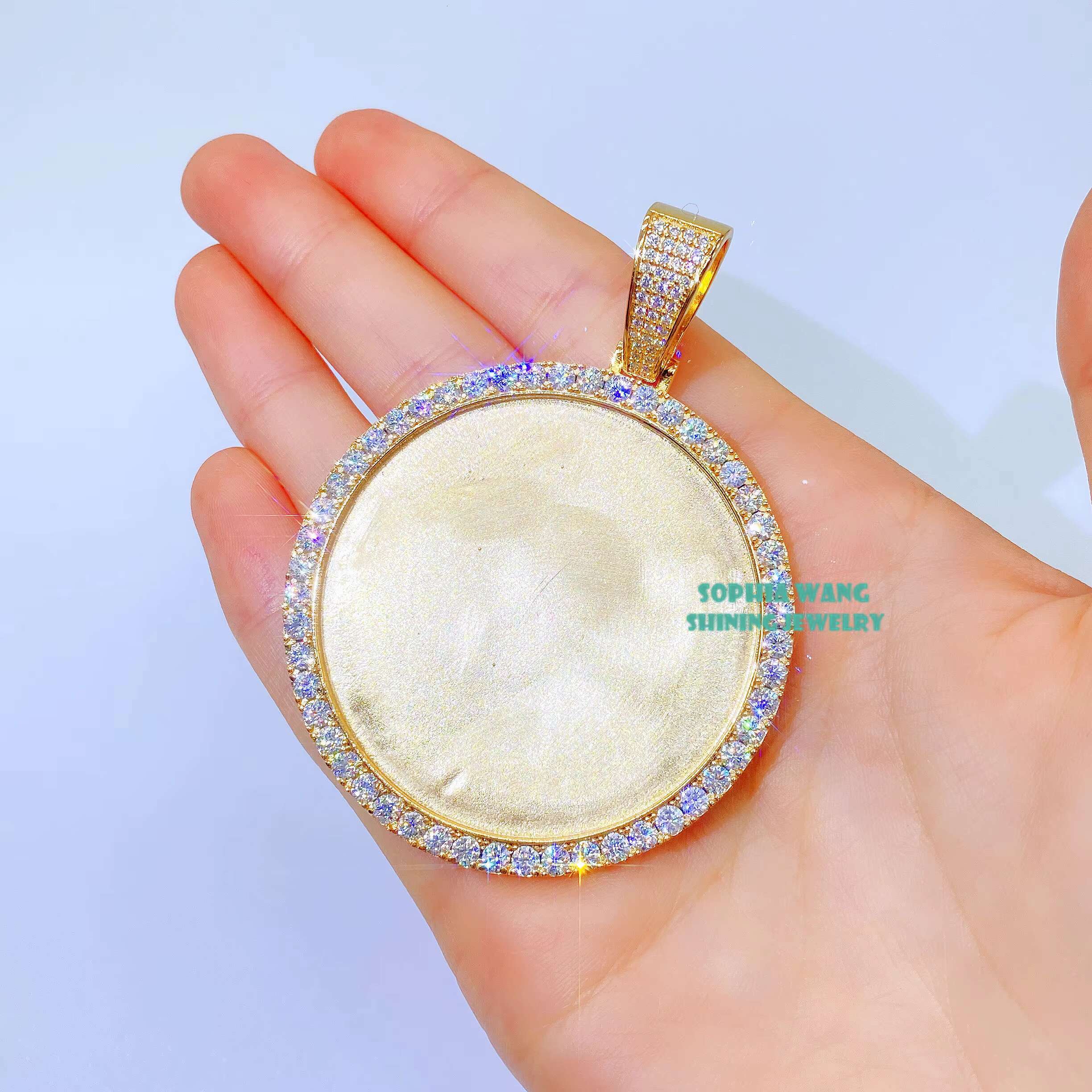 Custom Hip Hop Jewelry 18K Gold Plated Iced Out Moissanite Diamond Photo Memory Locket Pendants Picture Necklace