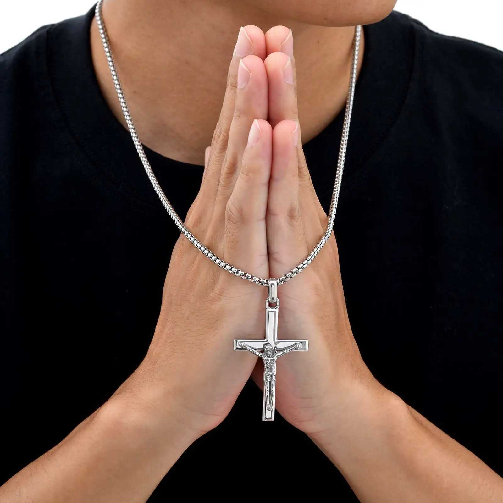 Vnox Classic Cross Pendant Necklace Stainless Steel Holy Jesus Cross Pendant Catholic Gift For MenXJ251104