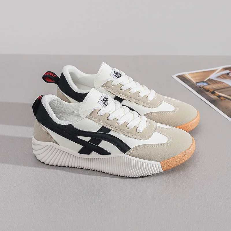 2024 Womens Sports Shoes Outdoor Lightweight Casual Walking Shoes Fashion Breathable Student Edition Flat Vulcanized Shoes Z250403