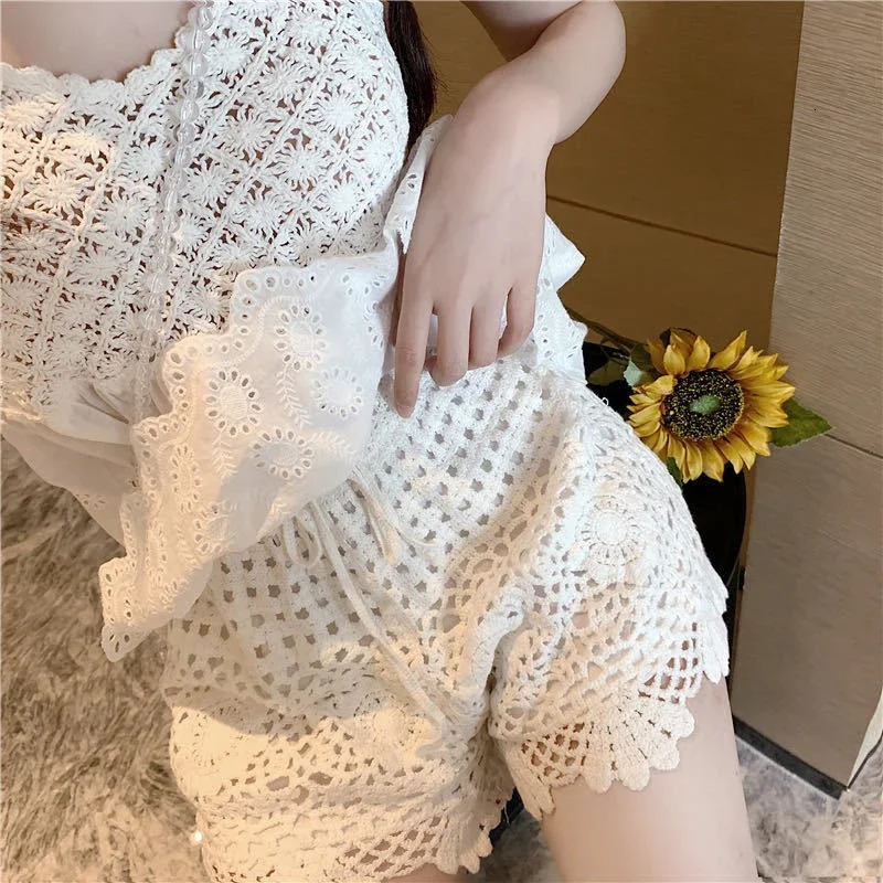 2023 Summer Bohemian Hand Hook Knitted Cut Set Womens Camisol Bra TopWide Leg Short Two Piece 250401