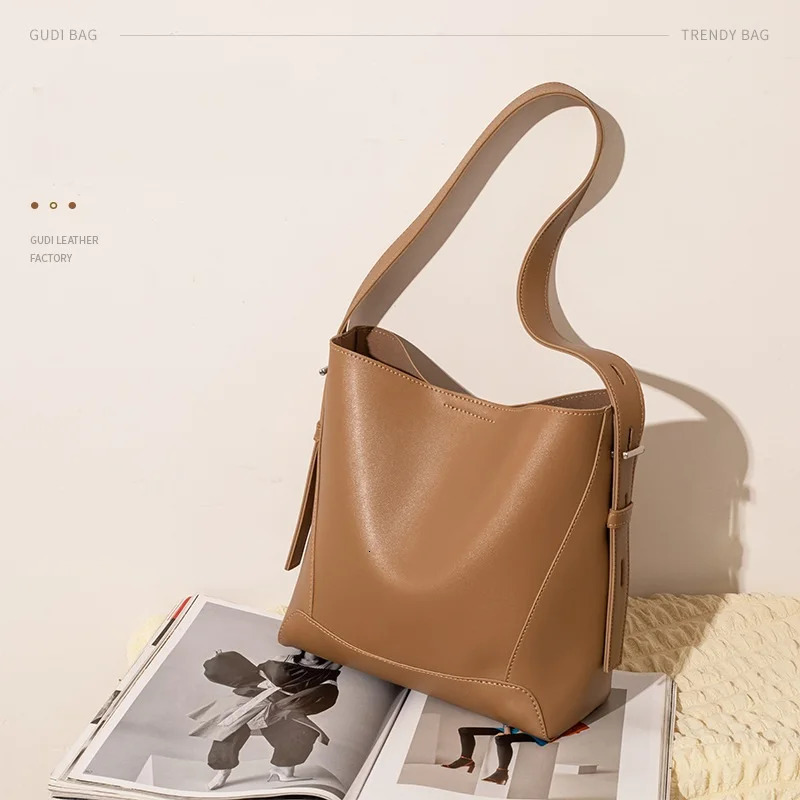 Fashion Womens Handbag Bucket Bag Large Capacity PU Leather Handbag High Quality Womens Shoulder Bag 250402