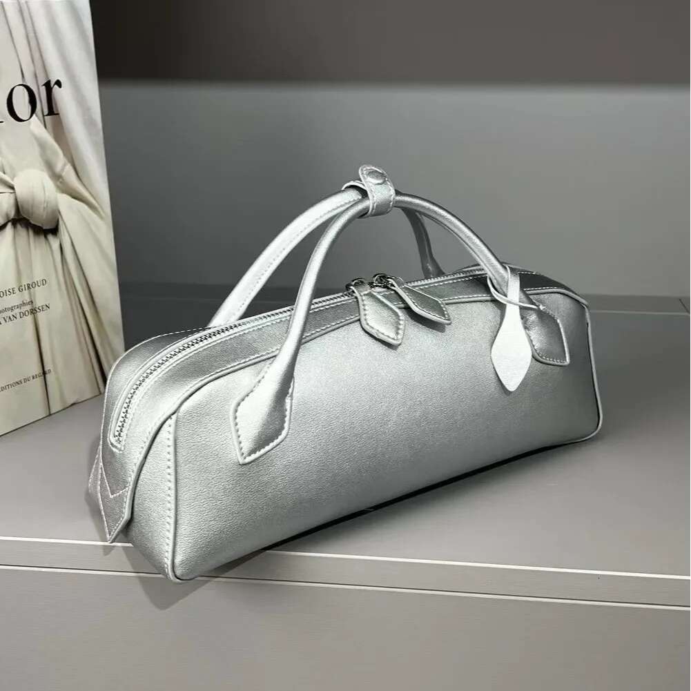 Genuine Leather Vintage Sausage Bag 2025 New Niche Design Ins Fashion Y2k High-Quality Cowhide Women's Simple Long Handbag