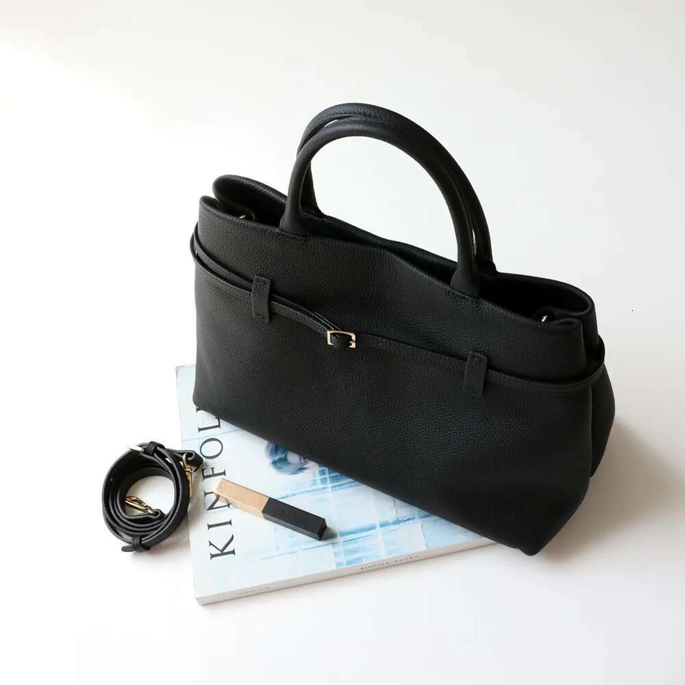 Genuine Leather 2025 New Niche Design Vintage Top Layer Cowhide Large Capacity Shoulder Bag Fashionable Ladies Handbag