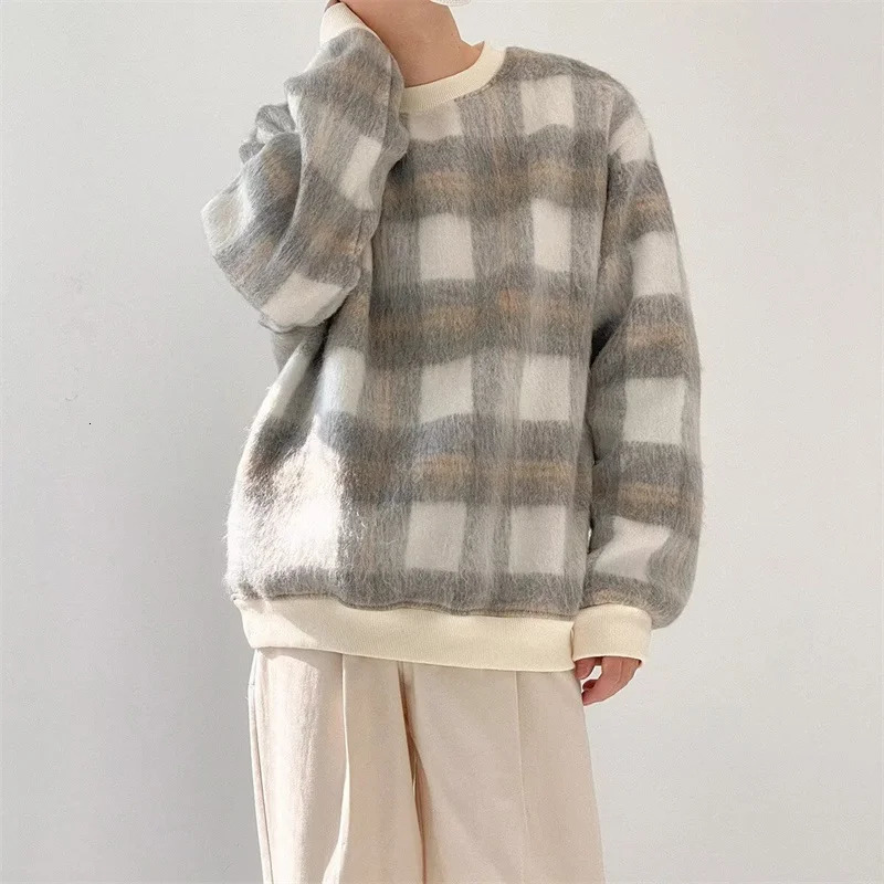 Autumn Plaid wool round neck sweatshirt for men Y2K retro gradient striped pullover hoodie High Street loose knit clothing 250321