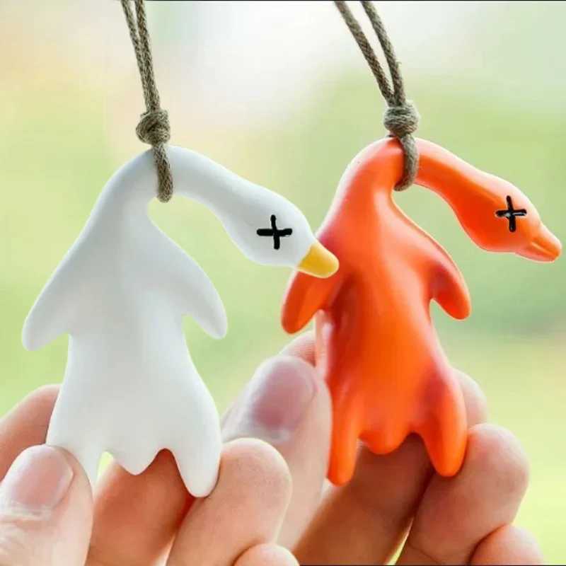 12pcs New Color Change Duck Keychain Fashion Funny Goose Pendants for Bag Car Keyrings Cute Cartoon UV Photochromic Key ChainsW251103