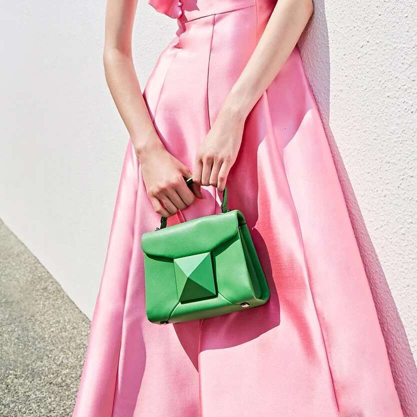 Genuine Leather Rivet Shoulder 2025 Design Commuter Mini Cowhide Crossbody Bag Vintage Green Fashion Ladies Handbag