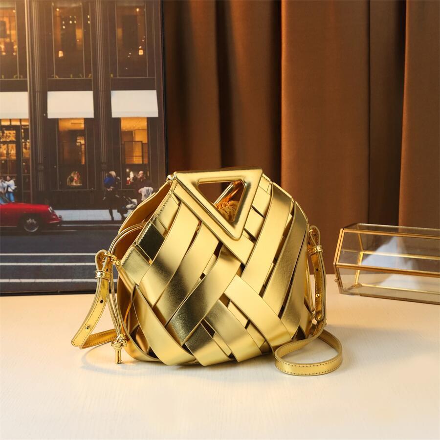 2025 New Woven Design Vegetable Basket Hand-Held Women's High-End Sense, Niche Inverted Triangle Bag, Fashionable