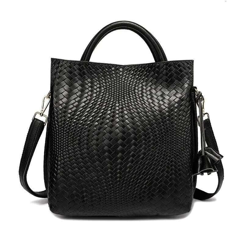 Aidrani A Black Women's Handbag Made Of High-Quality Cowhide Material With Woven Patterns And Emed Patterns, Featuring A La