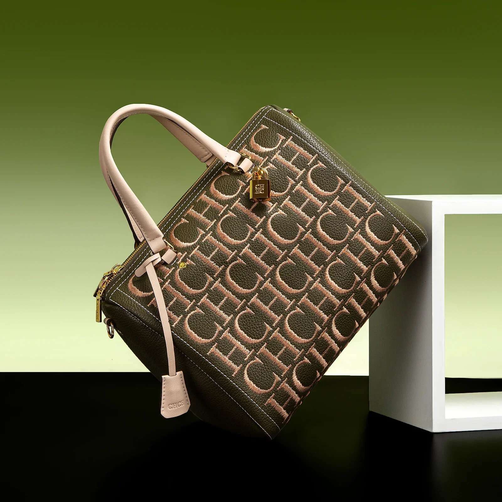 Large Capacity Business Commuter Shoulder Crossbody Vintage Classic Letter Design Solid Color Women's Bag