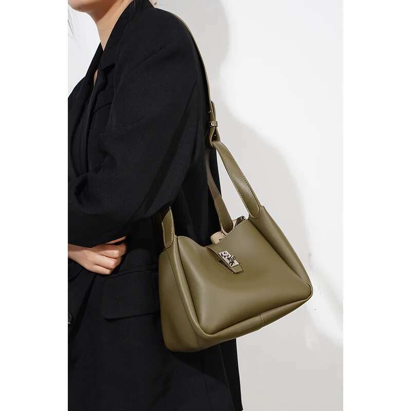 Corn Vegetable Basket 2025 New Niche Design Genuine Leather One-Shoulder Crossbody Bag Simple And Fashion Women's Handbag