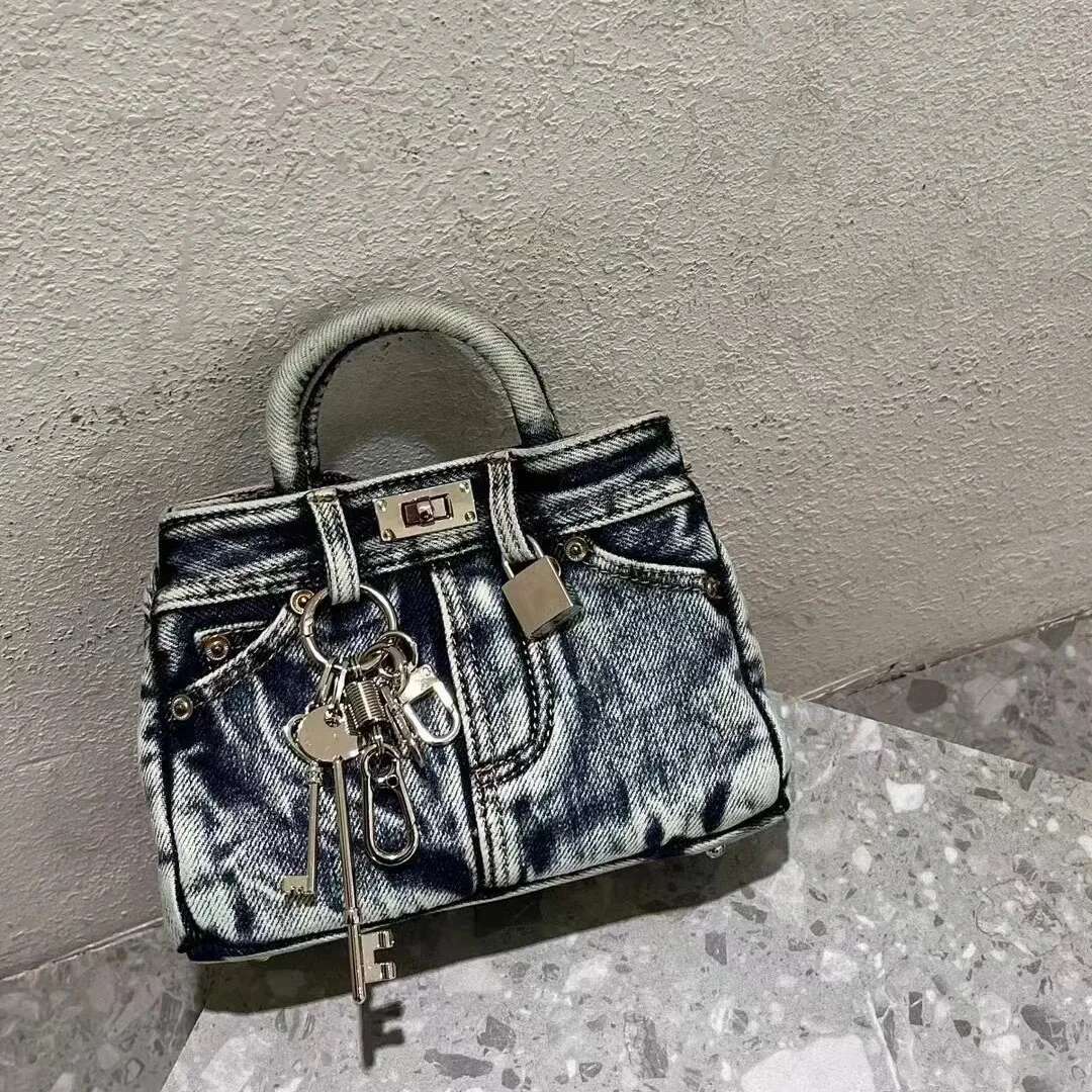 Jeans 2025 New Classic Lock Design Old Washing Denim Toe Bag Fashion Vintage Street Trend Motorcycle Style Women Handbag