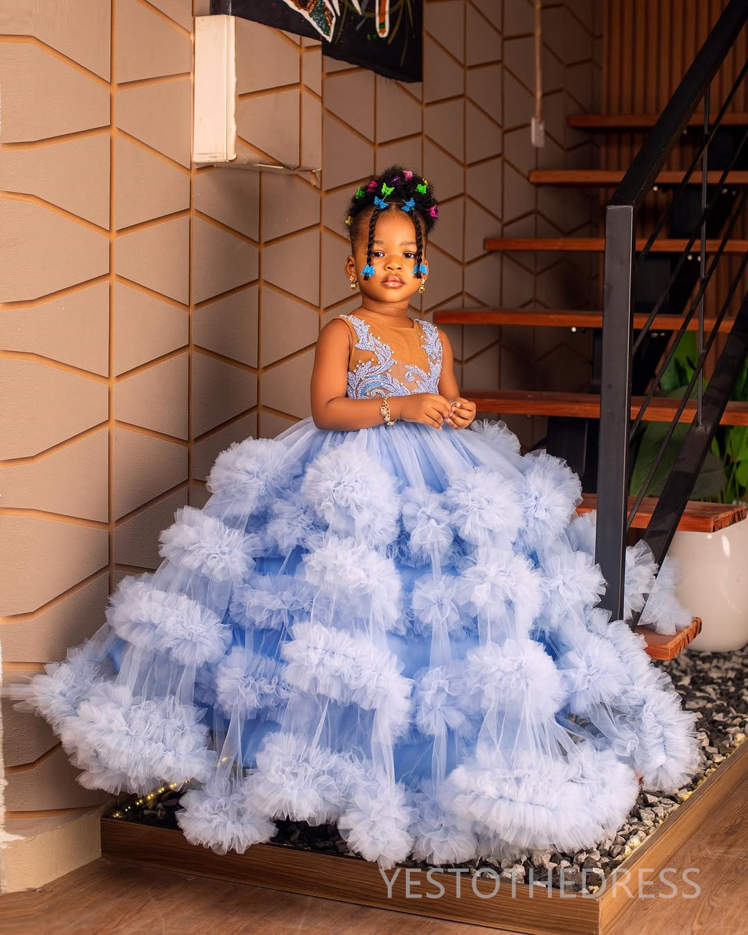 2025 Aso Ebi Blue Flower Girl Dresses Children Birthday Dress Illusion Feather Sheer Neck Appliqued Lace Tiered Tulle Princess Queen Ball Gown For Mar