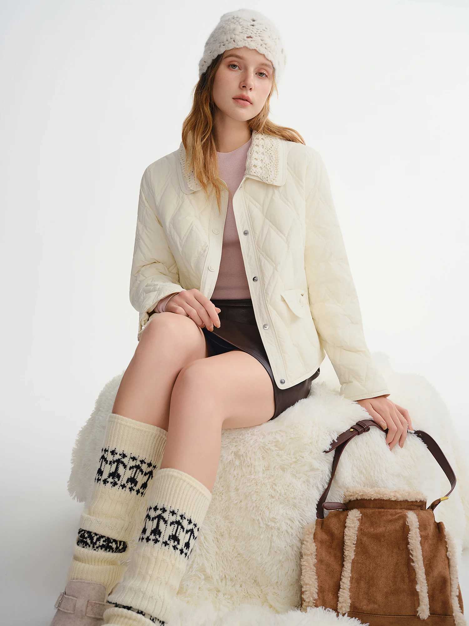 DUSHU Plus Size Womens Quilted Down Coat with Crochet Lace Collar Winter 2025 Fashion Warm Short Puffer Jacket Outerwear J251104