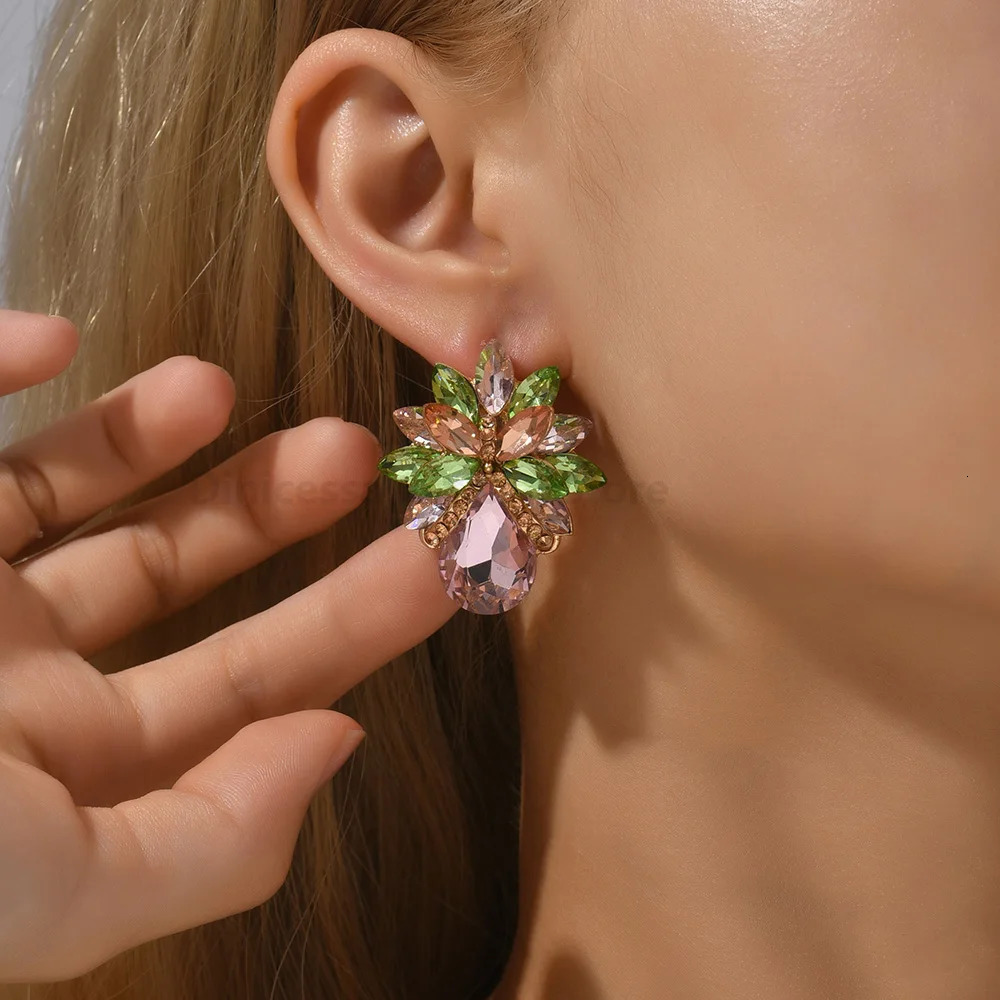 Korean fashion colored transparent crystal stud earrings with ious n highquality flowers unique retro pendant jewelry 250326