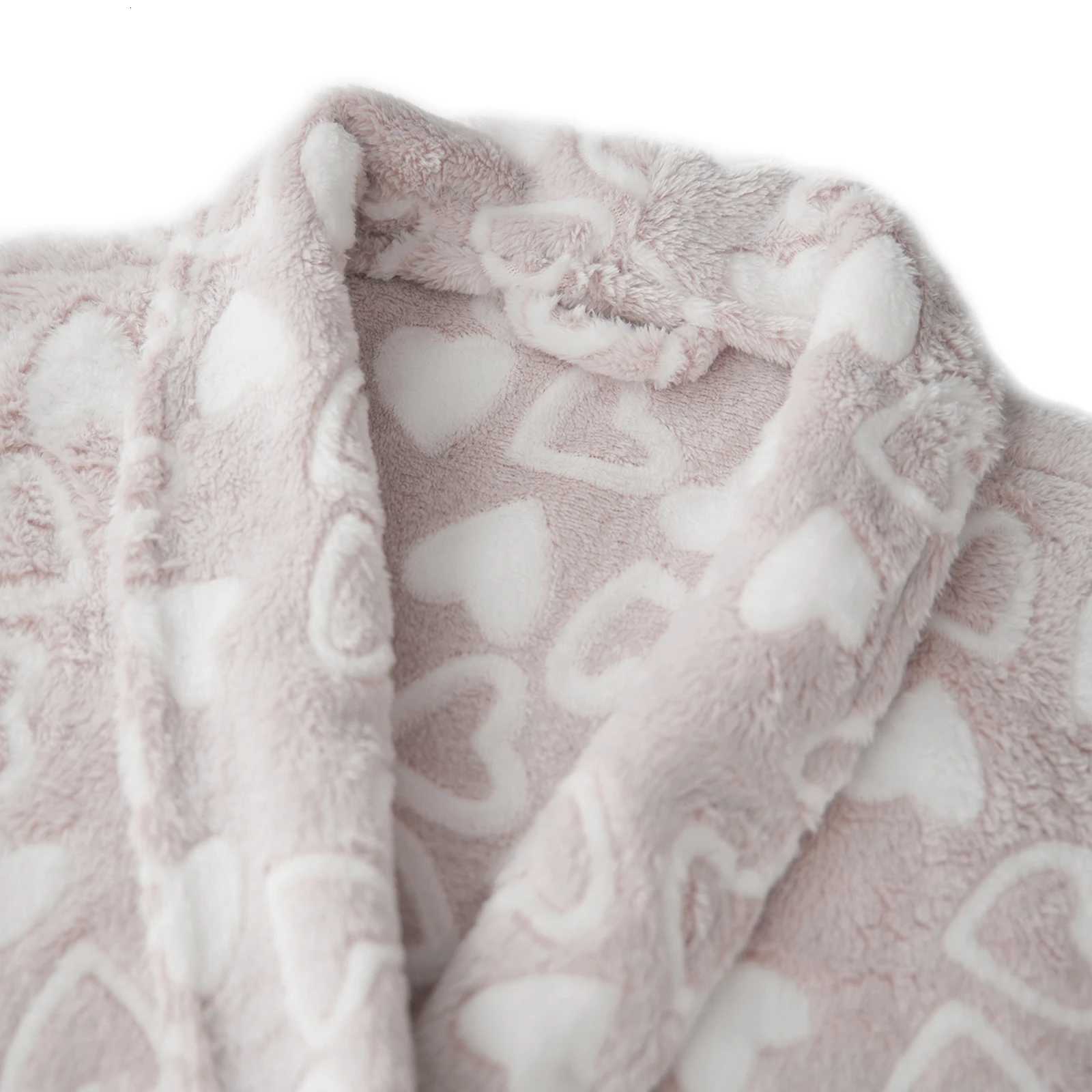 Womens Thick Flannel Bathrobe Heart Print Long Sleeve Fuzzy Plush Shawl Collar Bath Robe with Belt C251104