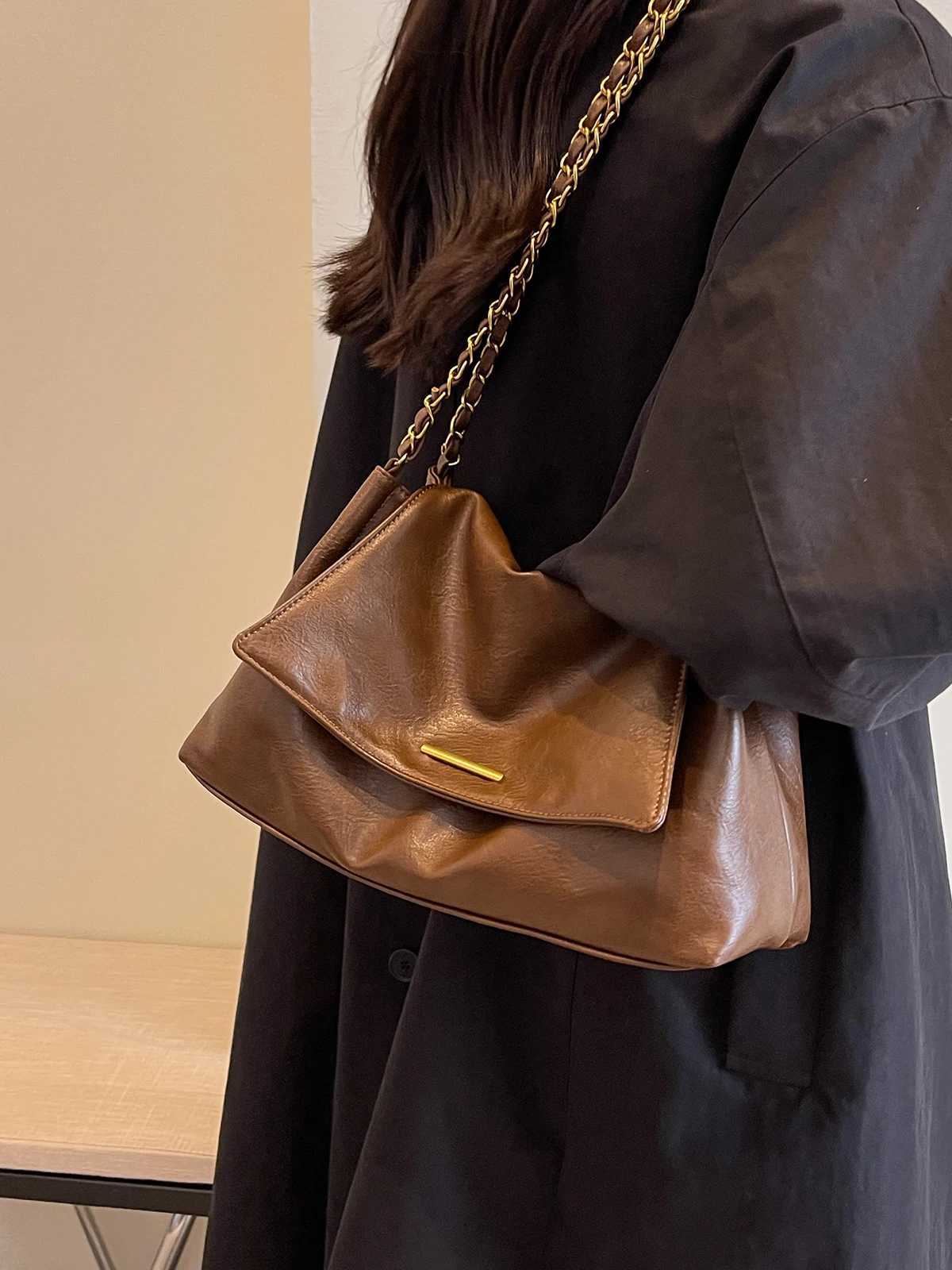 Premium vintage large capacity bag for wen 2024 new popar chain messenger bag work shoder bag H251104