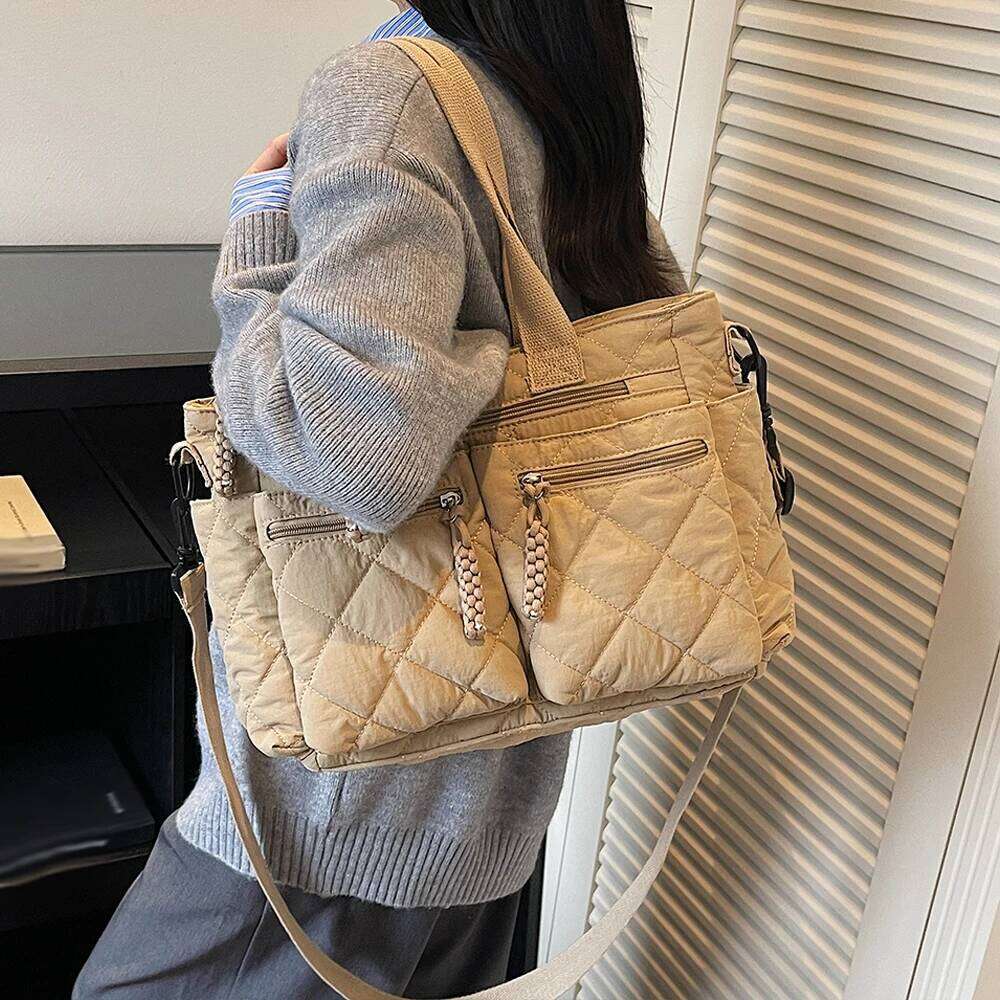 Women's Shoulder Bag, Large-Capacity Casual Multifunctional Commuter Handbag, Versatile Dia Quilted Design Crossbody Bag