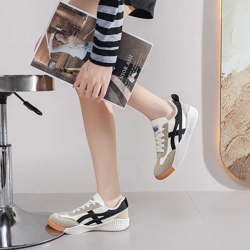 2024 Womens Sports Shoes Outdoor Lightweight Casual Walking Shoes Fashion Breathable Student Edition Flat Vulcanized Shoes Z250403