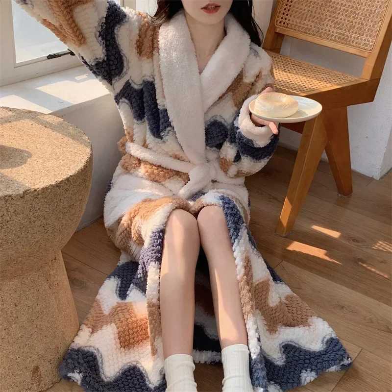 Fashion Womens Pajamas Cute Pijama Winter Sleepwear Warm Robe Sets Long Home Wear Bathrobe Plus Velvet Warmth Coral Fleece Nightgown Y251104
