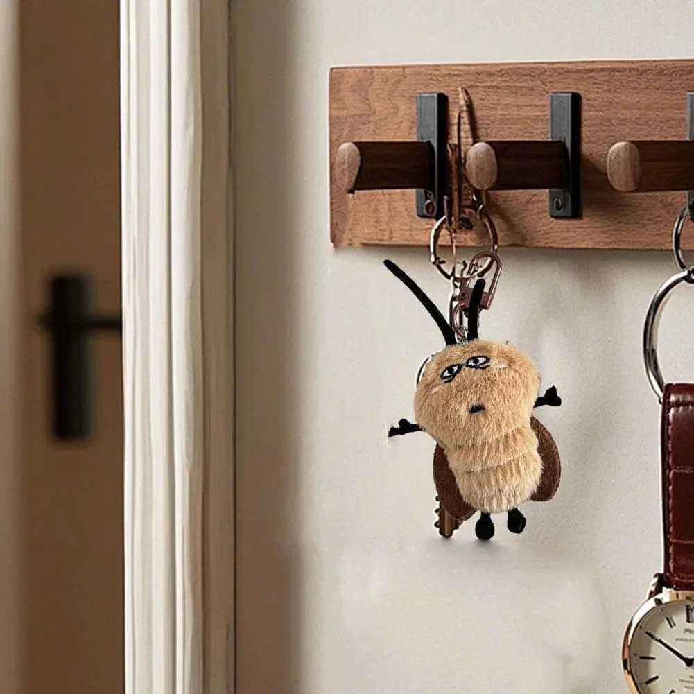 Funny Cockroach Plush Keychain Cute Doll Pendant for Backpacks Bags Creative Plush Toy Hanging Ornament for Girls Boys C251104