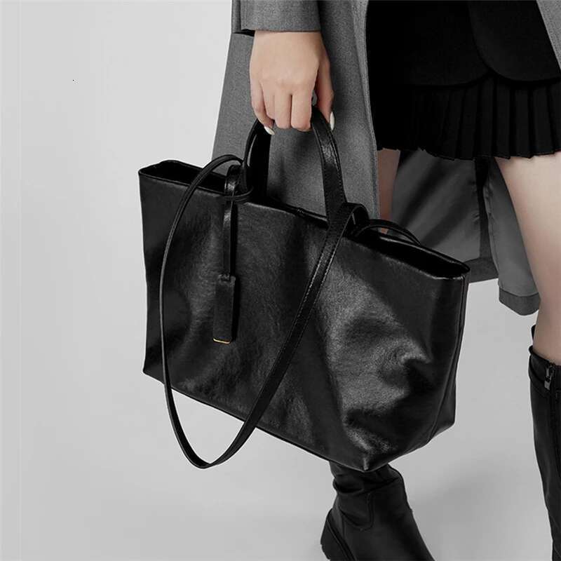 Women's Bags Toptrends Cow Genuine Leather Large Underarm Shoulder Bags For Women 2025 Designer Trapeze Tote Shopping Ladies Handbags