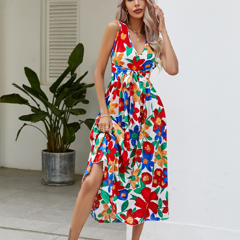 2025 Summer New Vacation V-neck Waist with Large Flower Beach Dress