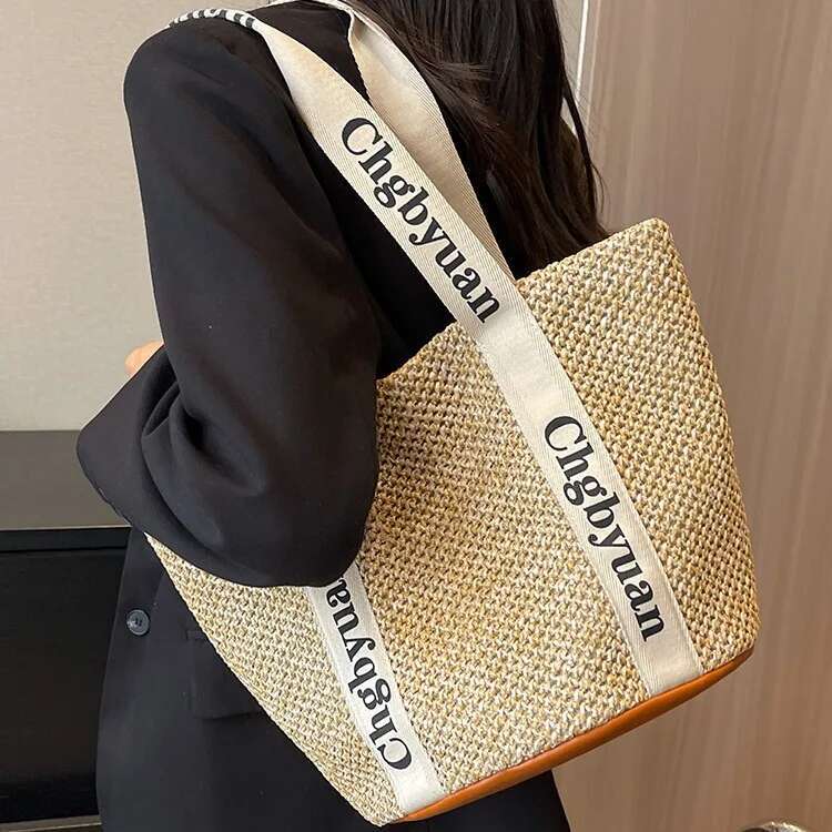 2025 New Woven Straw Bag Designer Women's Large Capacity Autumn/Winter New Full Shoulder Beach Commuter Bucket Bag Trendy Shoulder Bag4