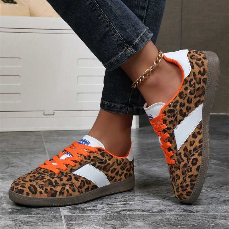 Retro Leopard Shoes Woman Flat Shoes Low Cut Comfortable Womens Trainers Outdoor Lace-up Walking Sneakers Womens Running Shoes X251104