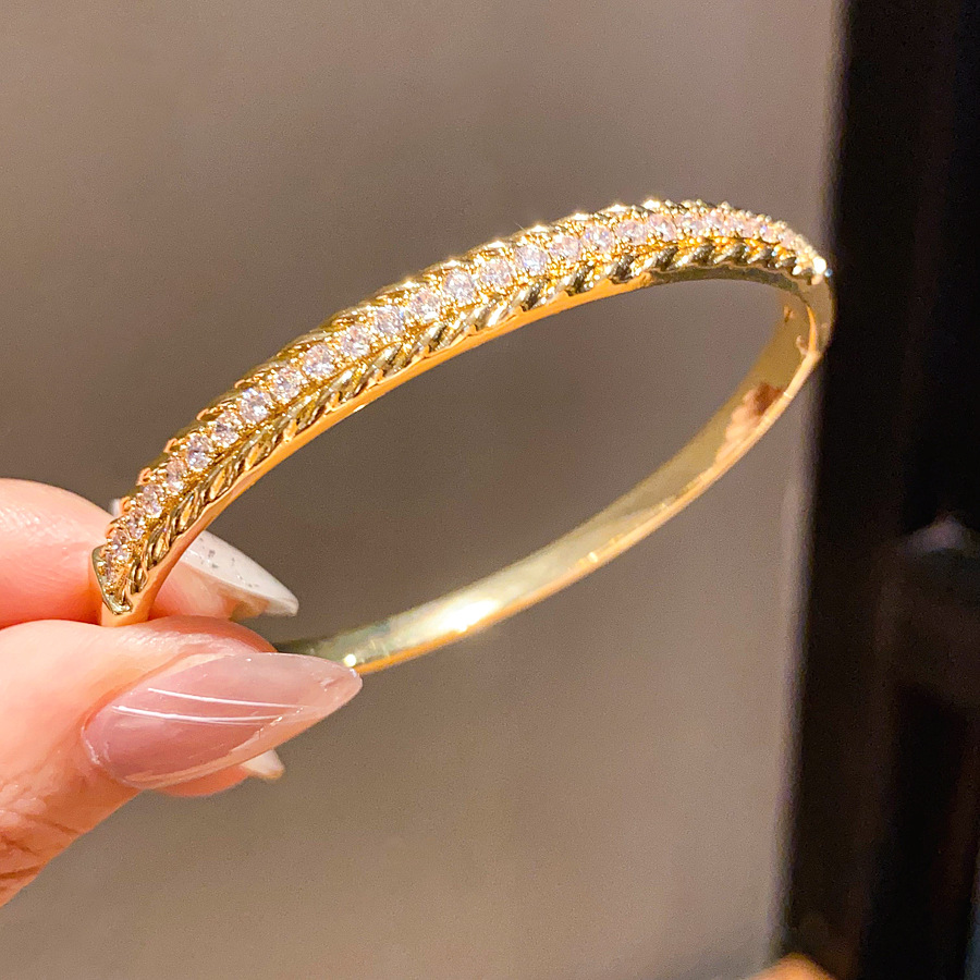 Gold Toned Bangle With Crystal And Braided Textures Delicate Daily And Luxurious Jewelry Gift For Her High Quality And Elegant Accessory Versatile Bou
