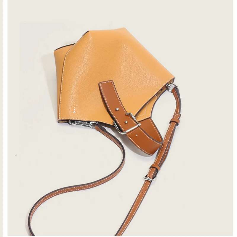 Genuine Leather Bucket 2025 Niche Design Cowhide Irregular Vintage One-Shoulder Crossbody Fashion Ladies Hand Tote Bag