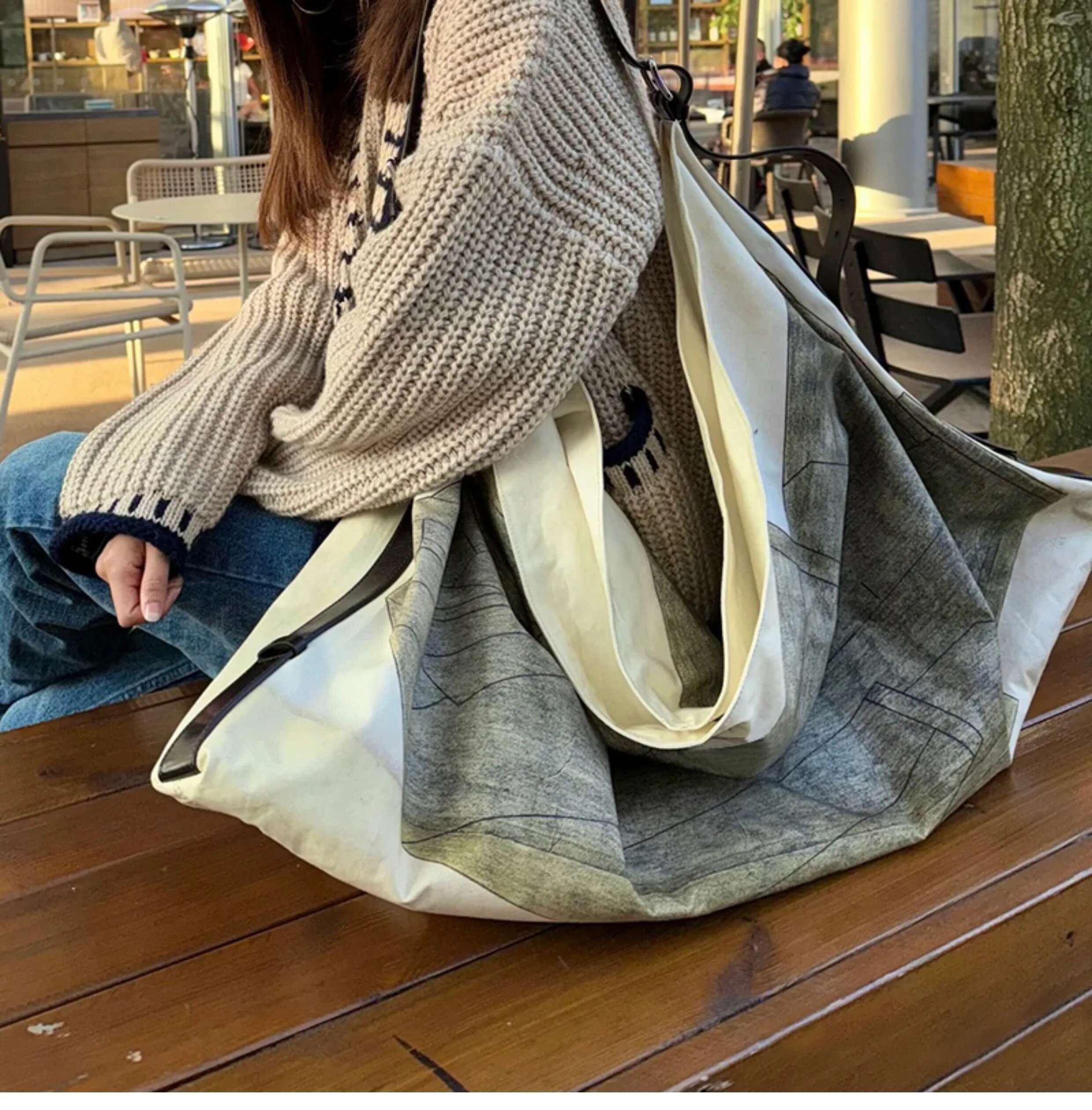 Oversize Printed Canvas 2025 New Niche Design Ins Large Capacity Casual Lazy Style Fashion Ladies Handbag Tote Bag