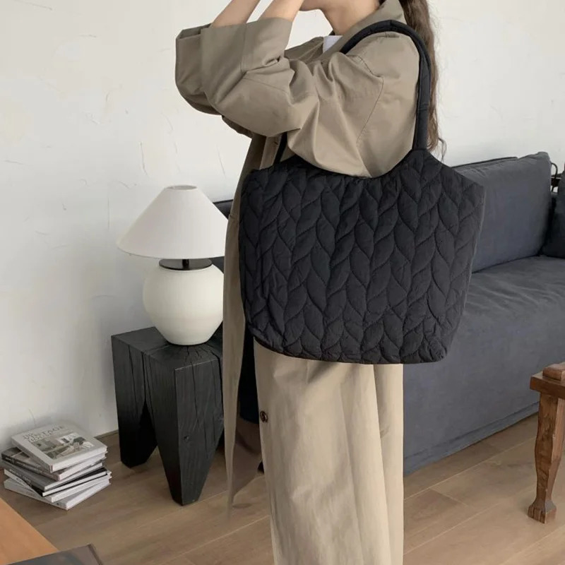 AutumnWinter Women Puffy Padded Shoulder Bag Large Capacity Handbag Solid Quilted Tote Bag Embroidered Thread Shopper Bag 251104 - view 4