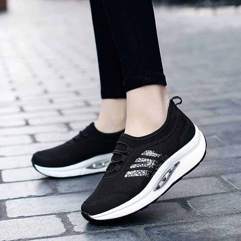 2024 new womens Loafers fashionable striped casual shoes with increased height comfortable and breathable walking sports shoes casual sports shoes Z25