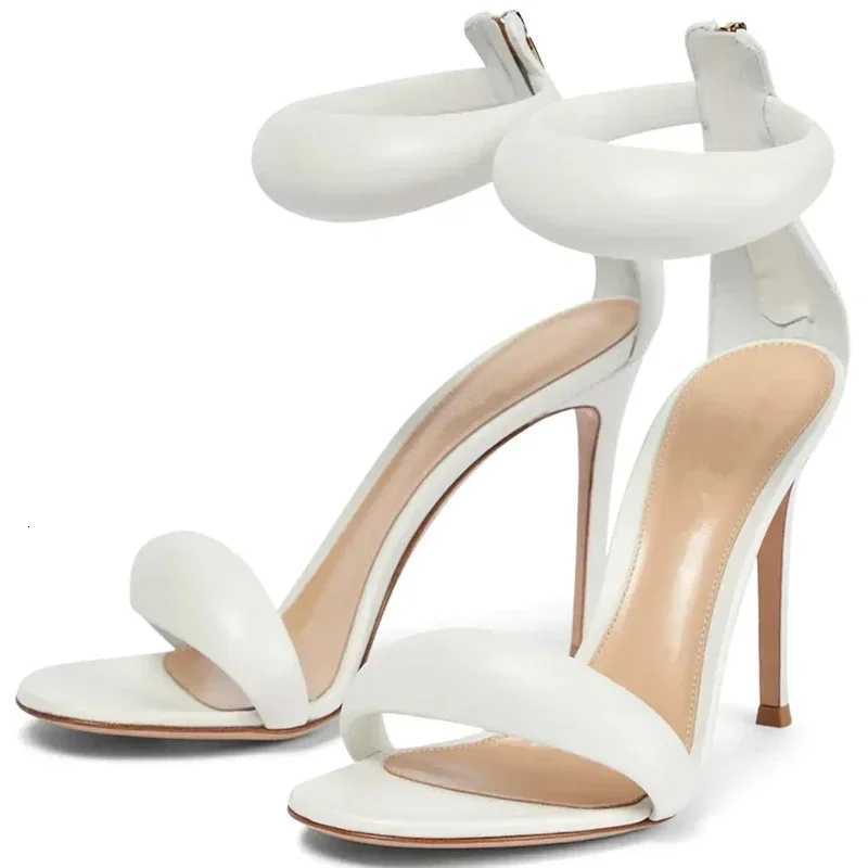New Comfortable High Heels for Women Thin Heels Versatile Fashion Golden Open toed Shoes Sexy One Belt Fashion Sandals W251104