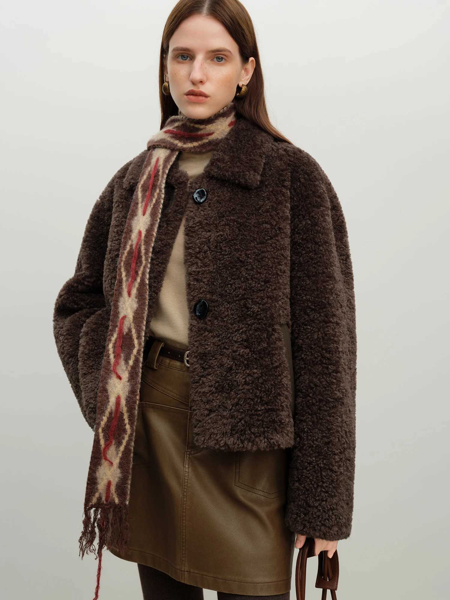 ZIQIAO Womens 2025 Winter New Brown Faux Lambswool Cropped Coat Warm Vintage Commuting Chic Hot Girls Temperament J251103
