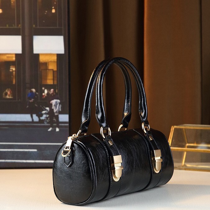 Advanced Sense Stick Mantou Women's Fashion Simple One Shoulder Messenger Bag Black Small Handbag