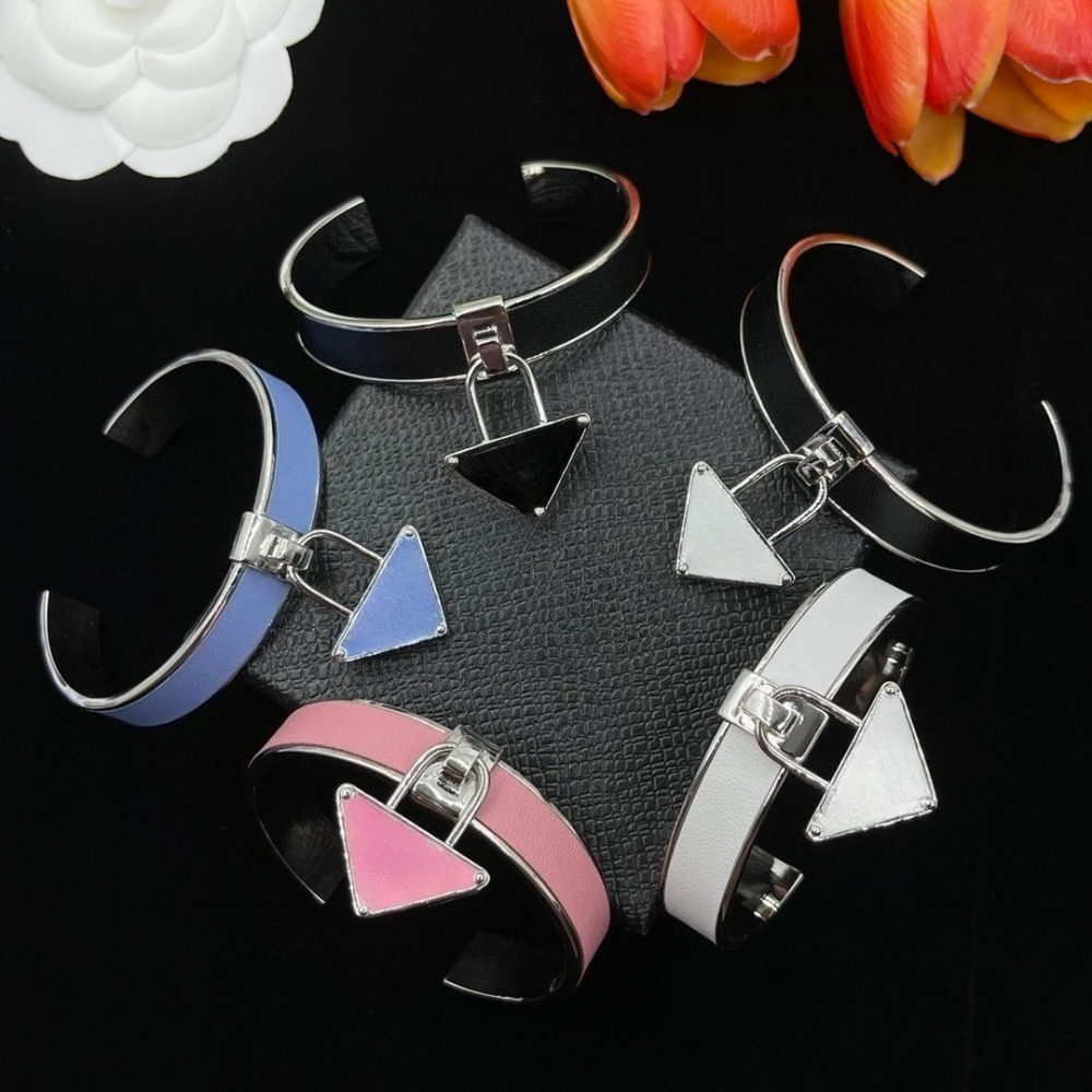 Charm Bracelets Des… - image