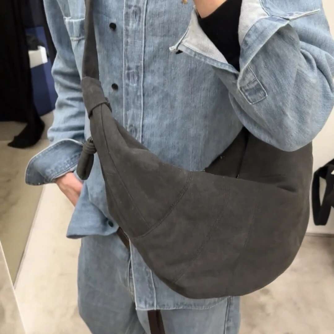 E Croissant 2025 New Niche Design Large Capacity Old Casual Shoulder Fashionable Lazy Crossbody Bag For Men And Women