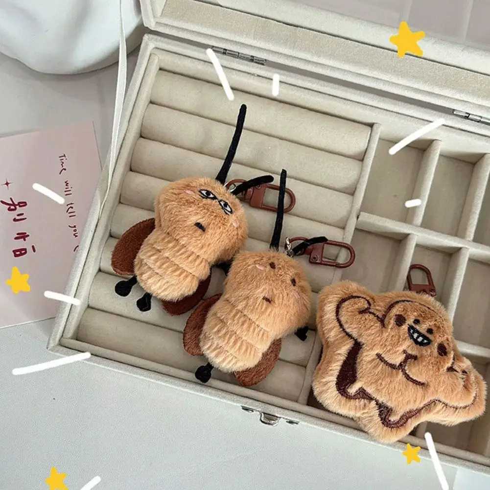 Funny Cockroach Plush Keychain Cute Doll Pendant for Backpacks Bags Creative Plush Toy Hanging Ornament for Girls Boys C251104