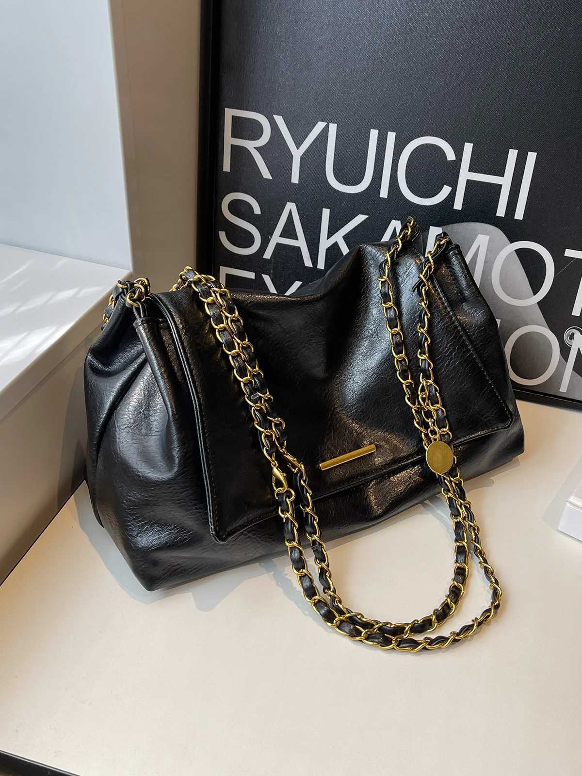 Premium vintage large capacity bag for wen 2024 new popar chain messenger bag work shoder bag H251104