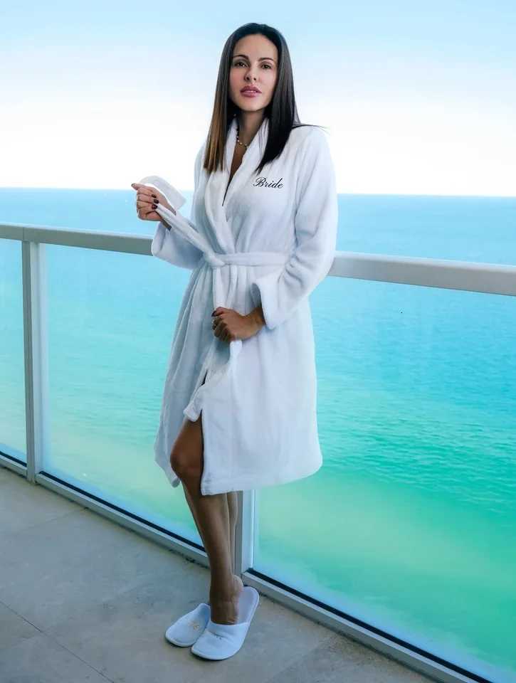 Bridal Personzed Bathrobes Wedding for Bride Custom Matching Bridesmaids Robes Cozy Terry Bathrobe Mrs Name Dressing Gown C251104