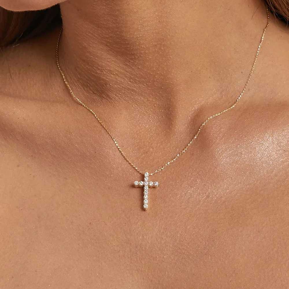 Cubic Zirconia Crucifix Cross Neckalce for Women Simple Layered JewelryXJ251104