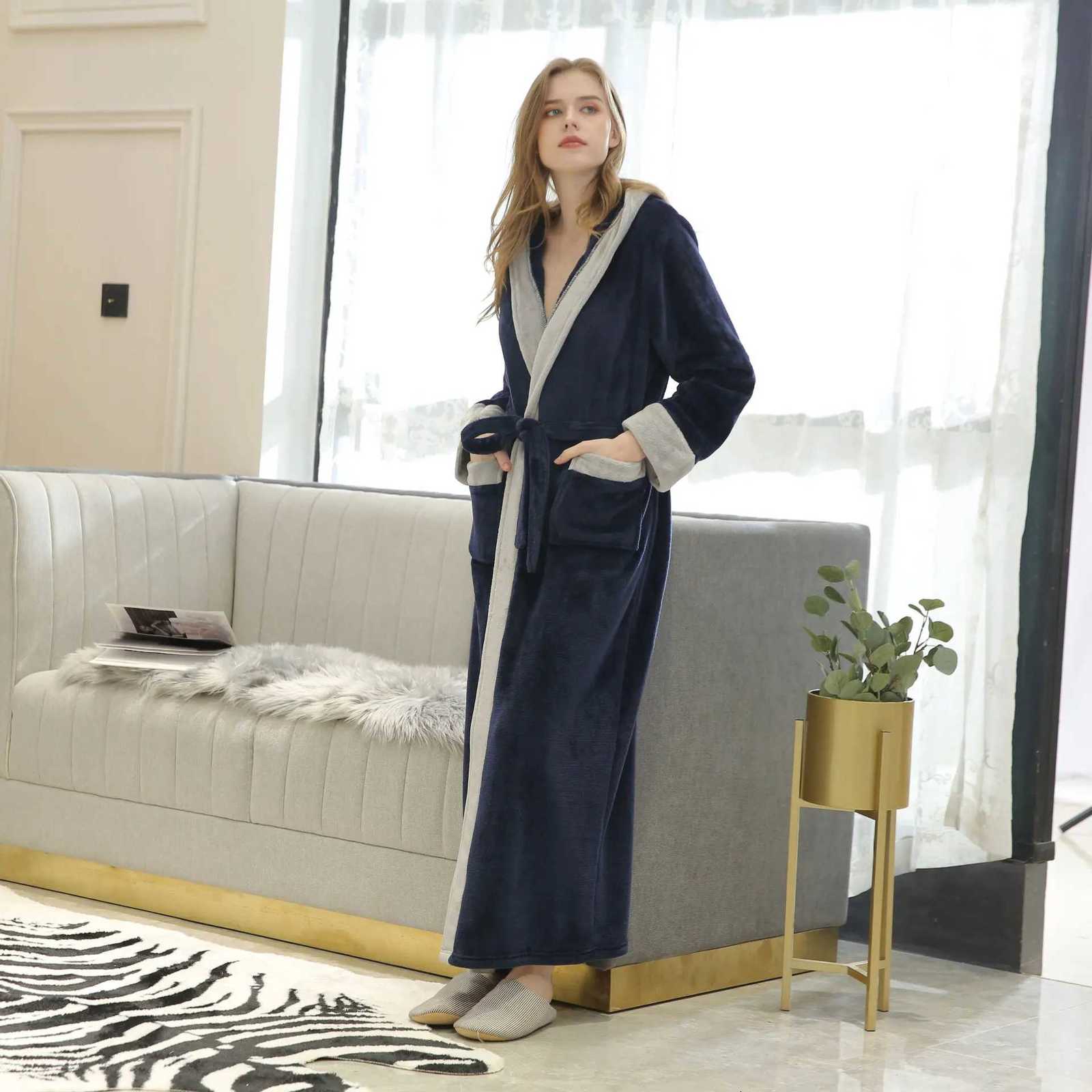 Female Long Robe Sleepwear Winter Flannel Hooede Lounge Wear Thickened Coral Fleece Kimono Bathrobe Nightgown Loose Home Wear C251104